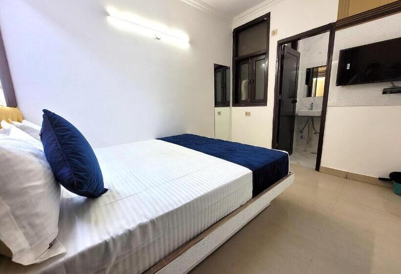 Hotel Ram Ghat Inn  In Front Of Mandakini River