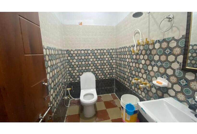 Hotelli Rd Residency, Barkot