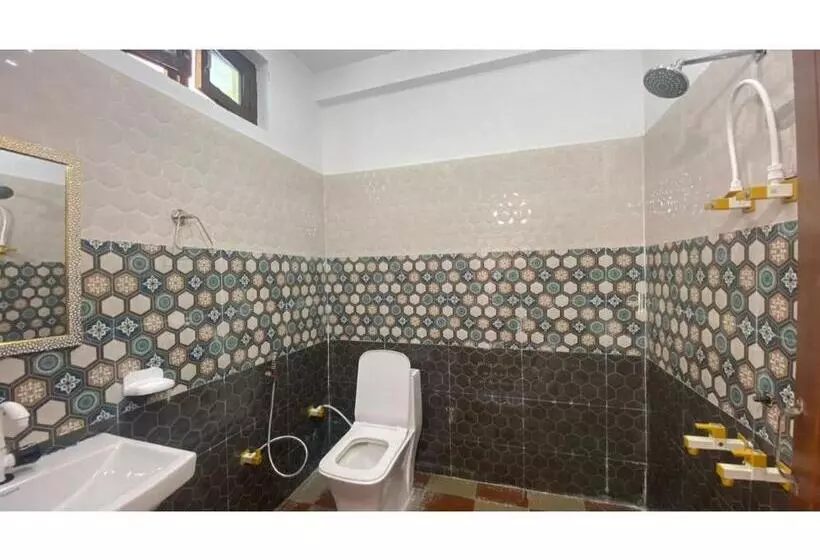 Hotel Rd Residency, Barkot