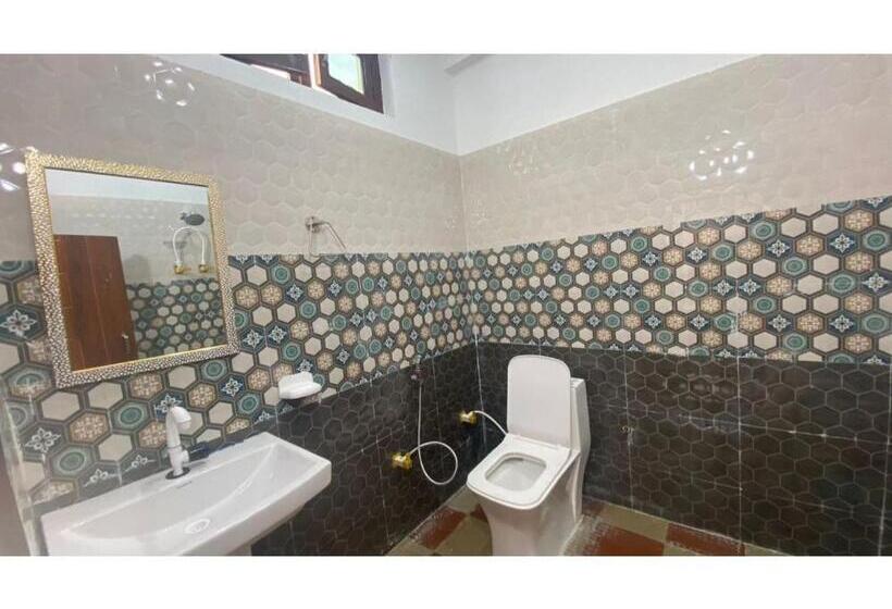 Hotelli Rd Residency, Barkot