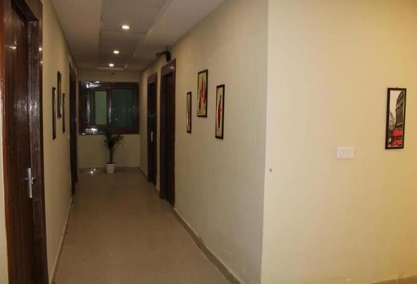 Hotel Collection O Shreya Residency