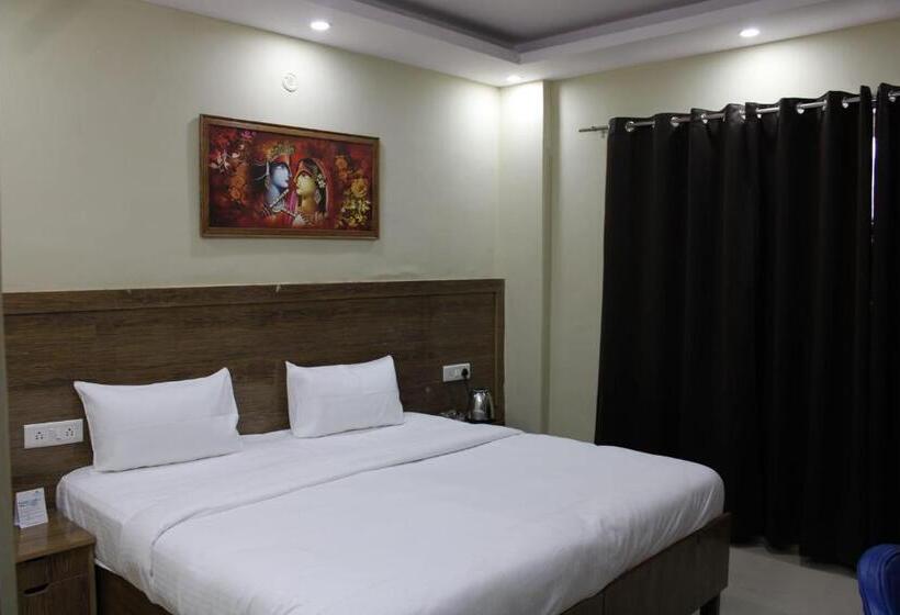 Hotel Collection O Shreya Residency
