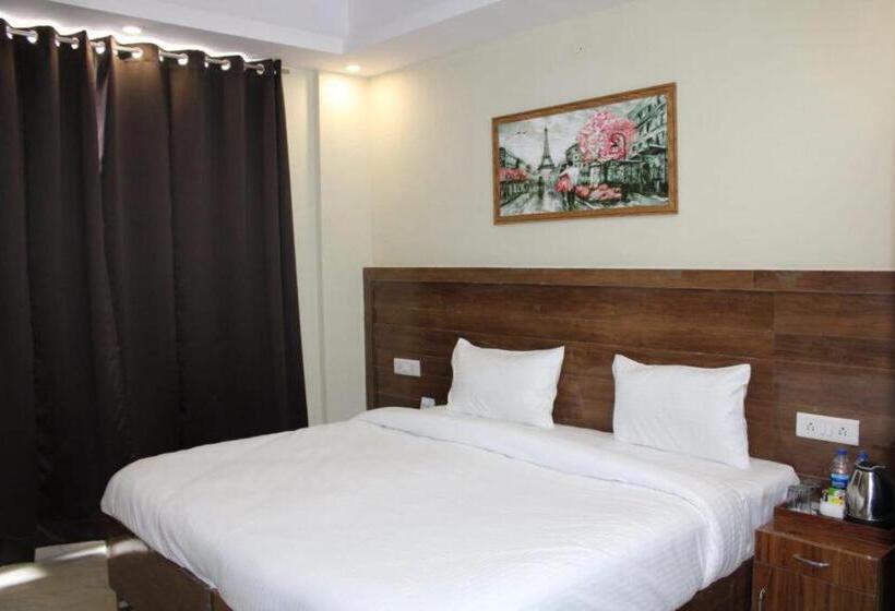 Hotel Collection O Shreya Residency