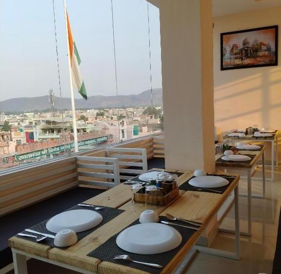 בית מלון כפרי Skyza Rooftop Lodge