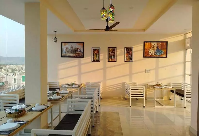 Hotelli Skyza Rooftop Lodge