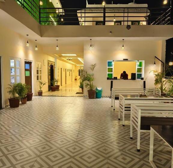 בית מלון כפרי Skyza Rooftop Lodge