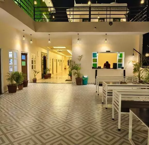 Hotelli Skyza Rooftop Lodge