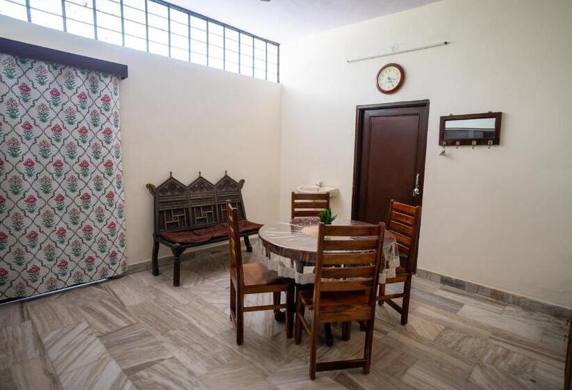 Пансион Bungalow 79 Jaipur