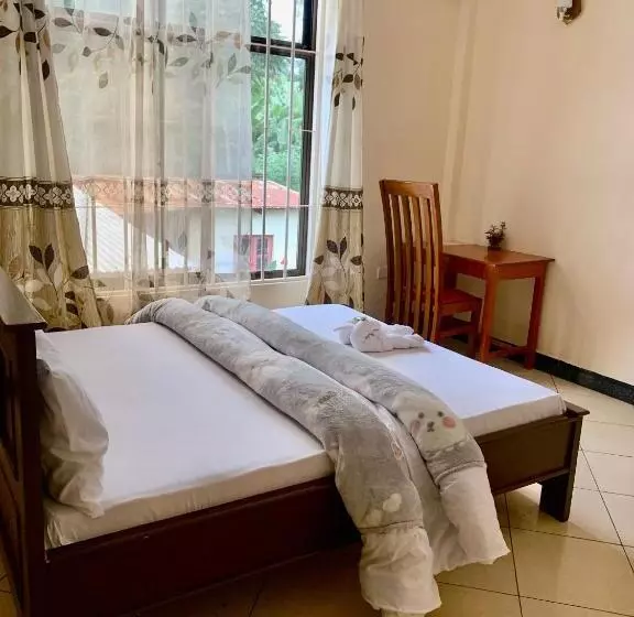 پانسیون Fine Lodge And Guest House