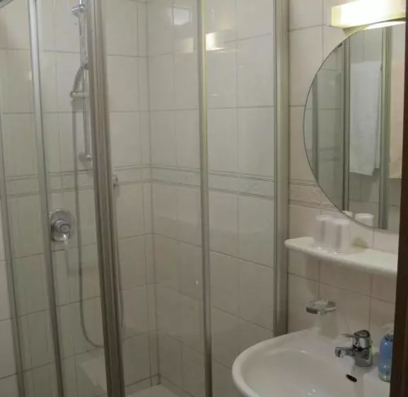 Retkeilymaja Gasthaus Adler