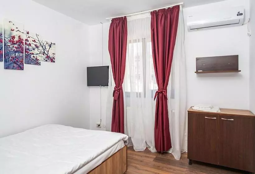 Retkeilymaja La Platouri