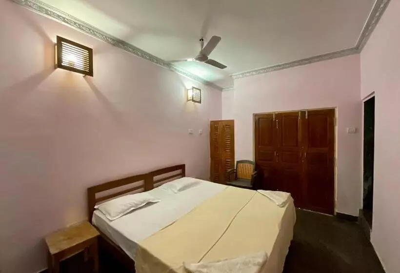 Retkeilymaja One Light Stays   Ashwem