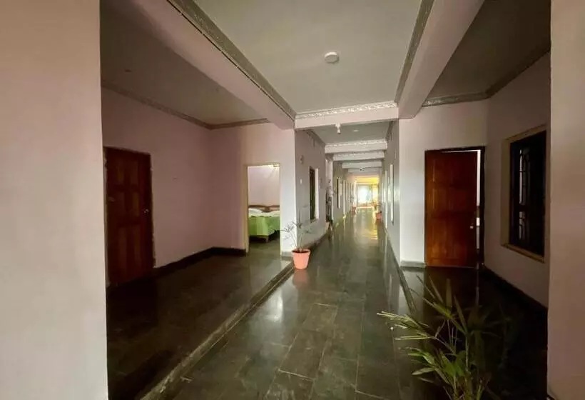 Retkeilymaja One Light Stays   Ashwem