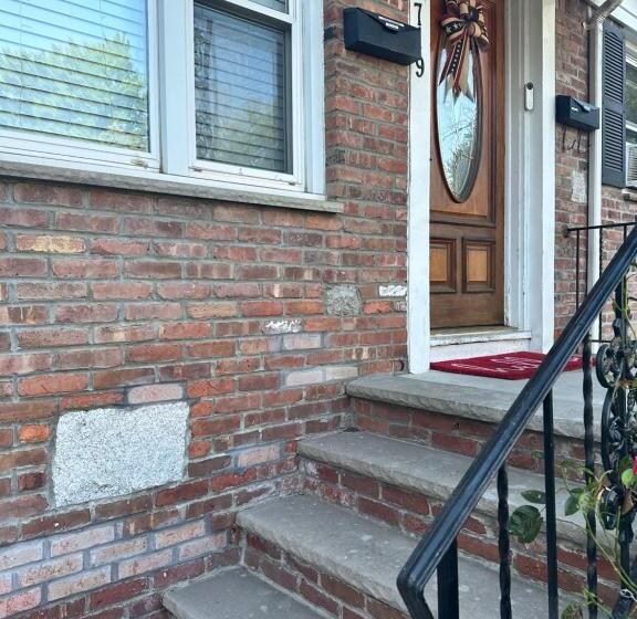 Bed and Breakfast Welcoming Private Suite With French Touches