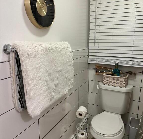 Bed and Breakfast Welcoming Private Suite With French Touches