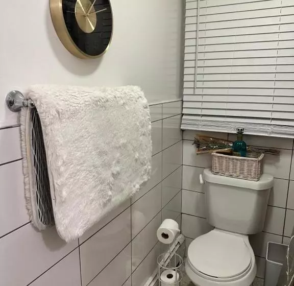 Aamiaismajoitus (B&B) Welcoming Private Suite With French Touches