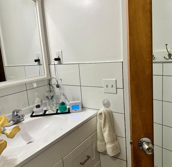 Bed and Breakfast Welcoming Private Suite With French Touches