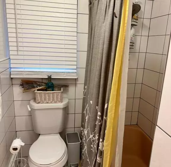 Aamiaismajoitus (B&B) Welcoming Private Suite With French Touches