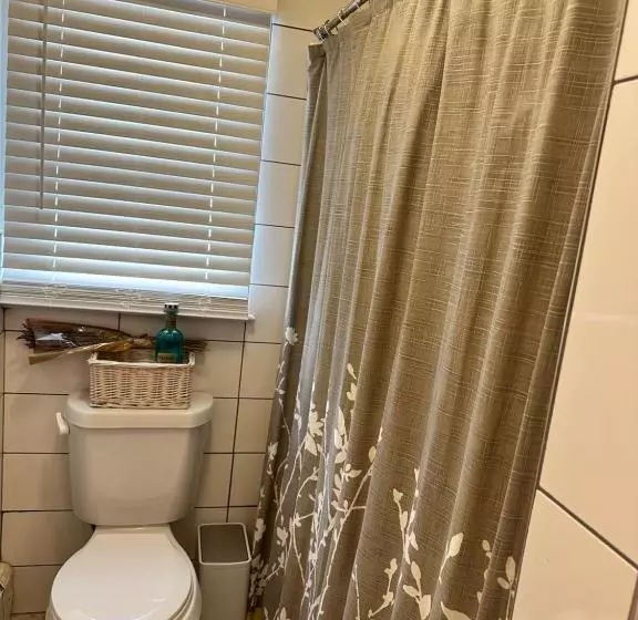 Aamiaismajoitus (B&B) Welcoming Private Suite With French Touches