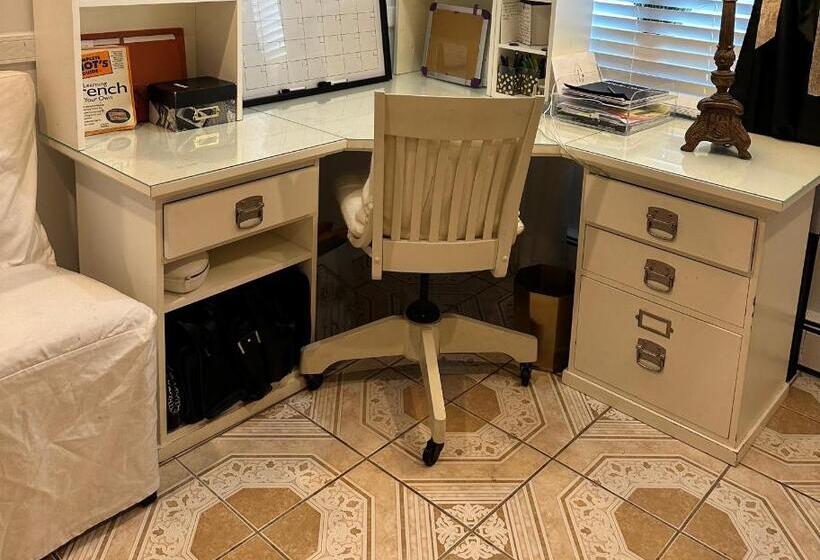 Bed and Breakfast Welcoming Private Suite With French Touches