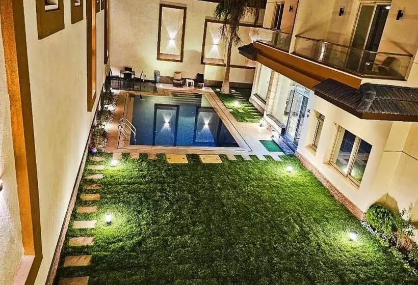 Crystal Clear Springs Room