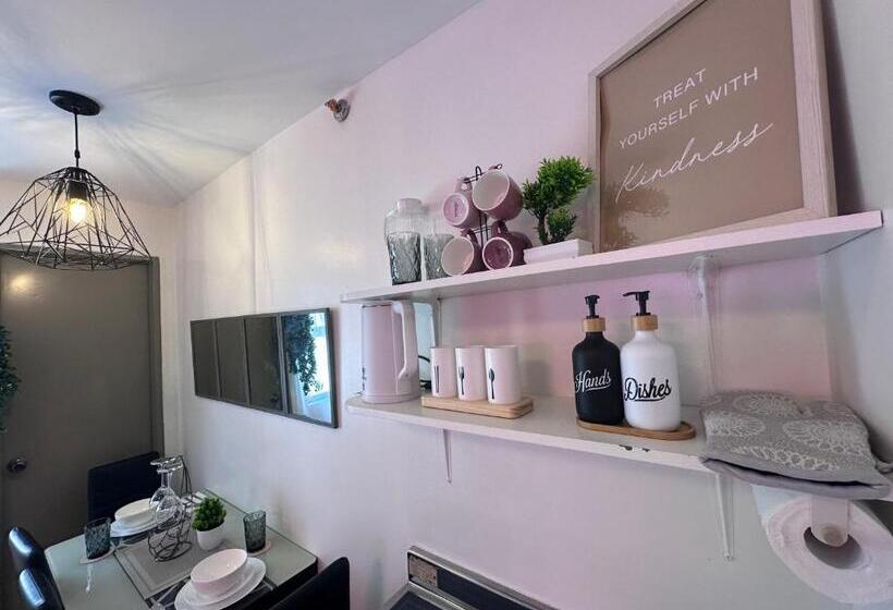 Hm Cozy Place Beside Enchanted Kingdom