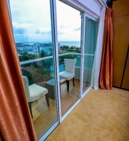 ホテル Corundum Breeze Negombo