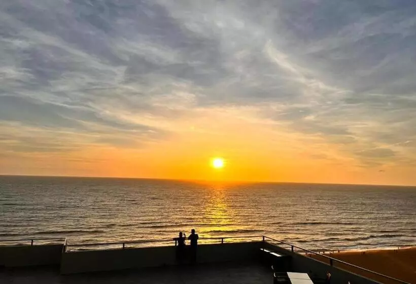 ホテル Corundum Breeze Negombo