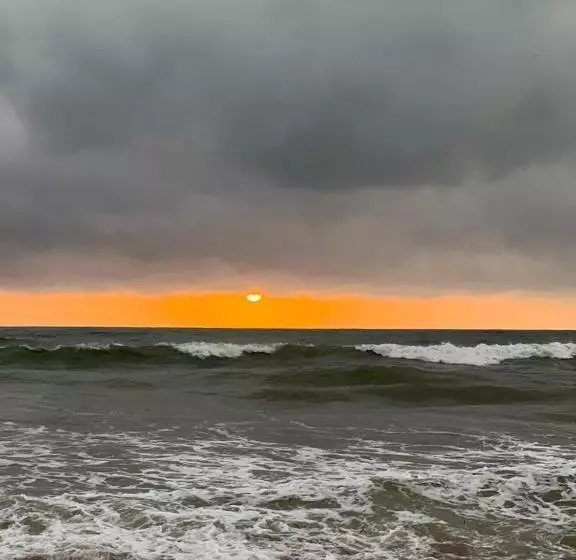 ホテル Corundum Breeze Negombo