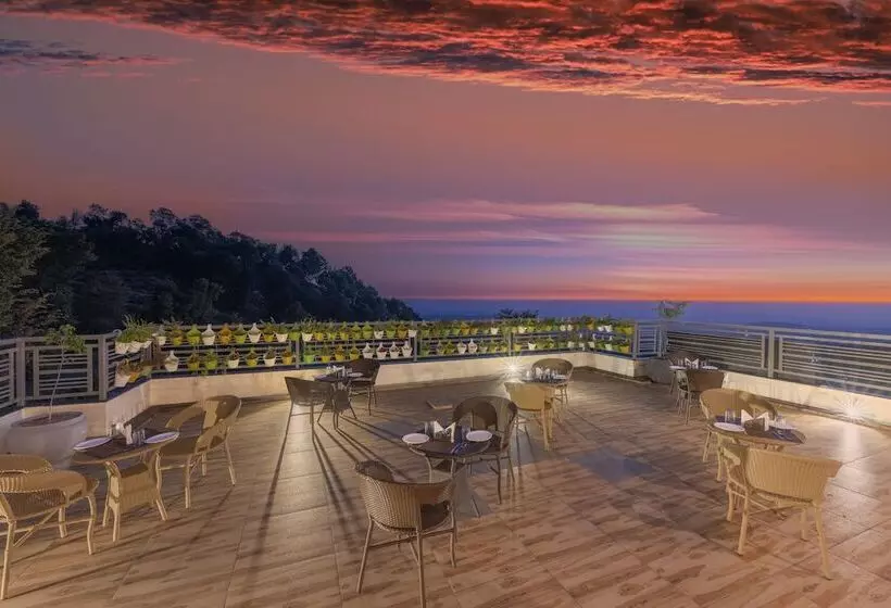 Hotelli Stone Wood Mountain Resort, Dharamshala