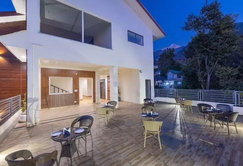 Hotelli Stone Wood Mountain Resort, Dharamshala