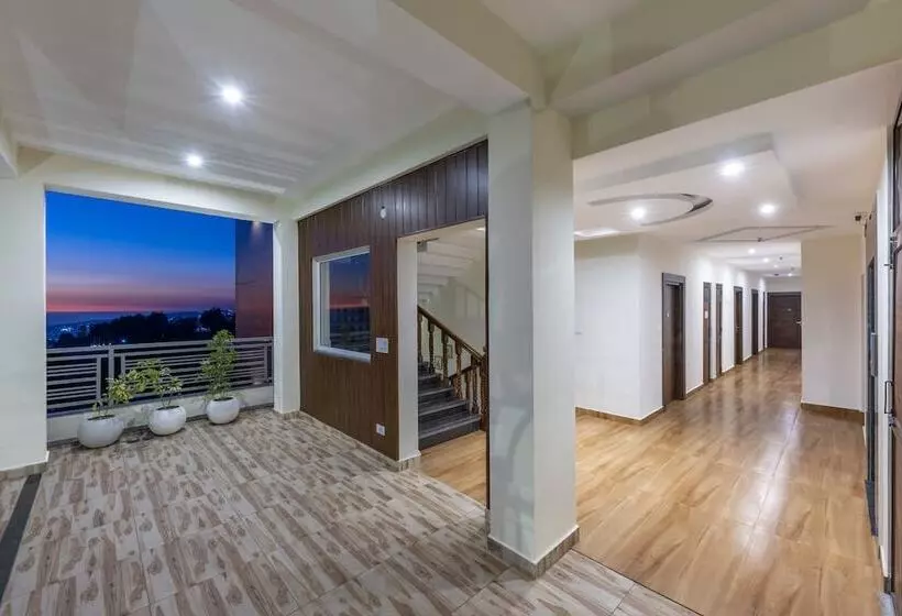 Hotelli Stone Wood Mountain Resort, Dharamshala