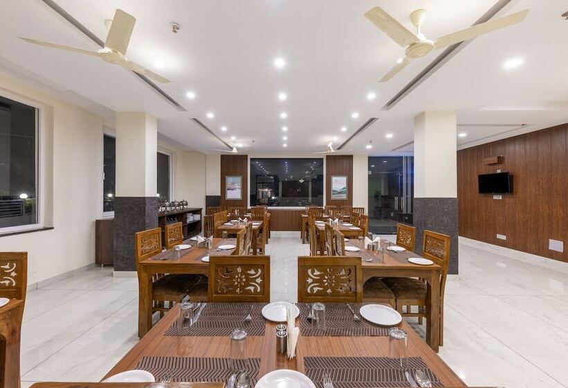 בית מלון כפרי Stone Wood Mountain Resort, Dharamshala