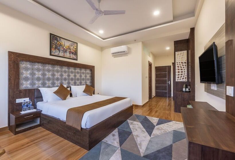 בית מלון כפרי Stone Wood Mountain Resort, Dharamshala