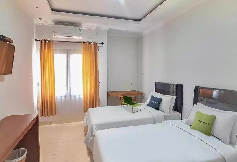 ホテル Urbanview Syariah Wisma Annisa Palangkaraya By Reddoorz