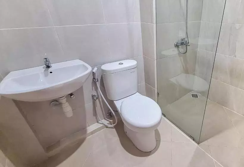 ホテル Urbanview Syariah Wisma Annisa Palangkaraya By Reddoorz