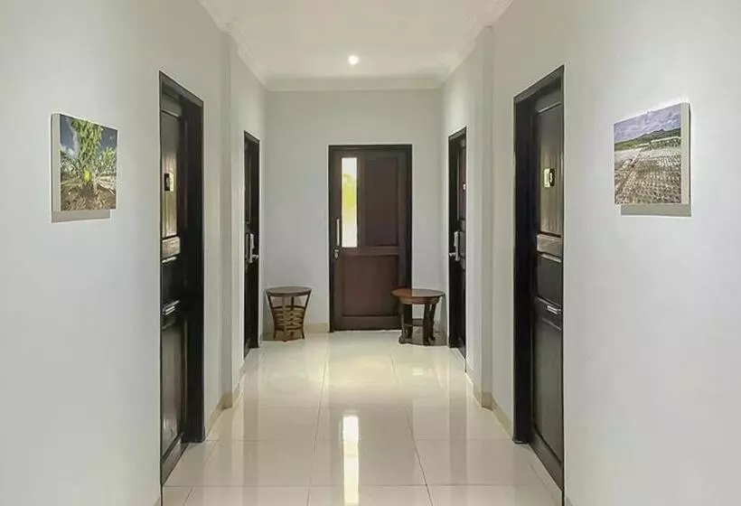 ホテル Urbanview Syariah Wisma Annisa Palangkaraya By Reddoorz