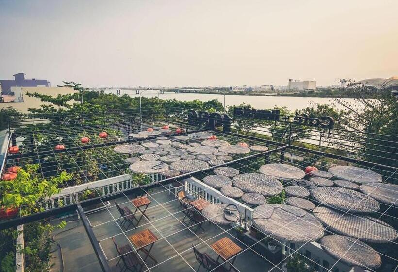 مُتل 1986 Homestay & Coffee