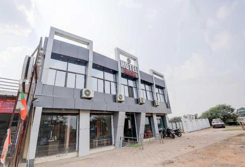 Hotel O Daksh