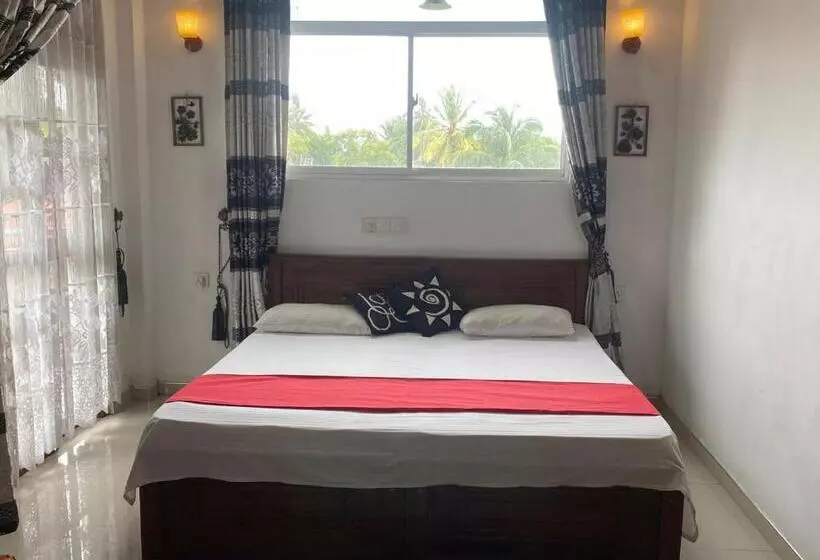 ペンション Jj Villa Aluthgama