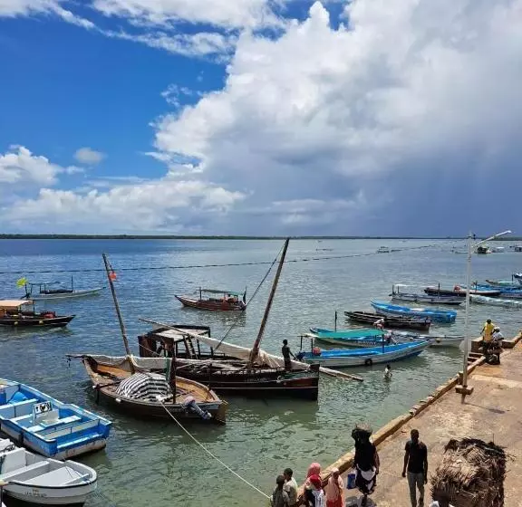پانسیون Pwani House   Lamu Seafront