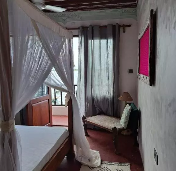 پانسیون Pwani House   Lamu Seafront