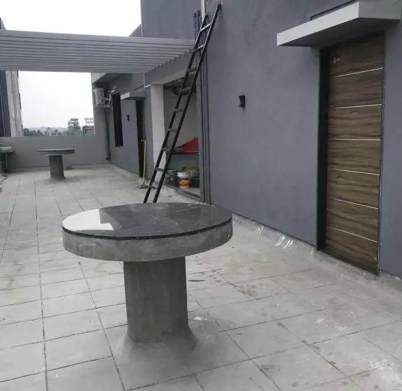 ペンション The Roof Top Home Stay