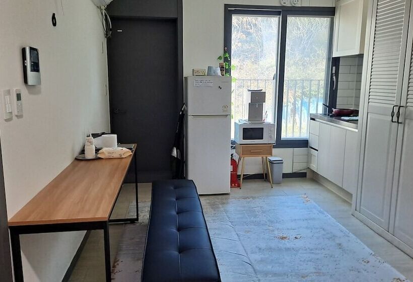 膳宿费 Yolo House