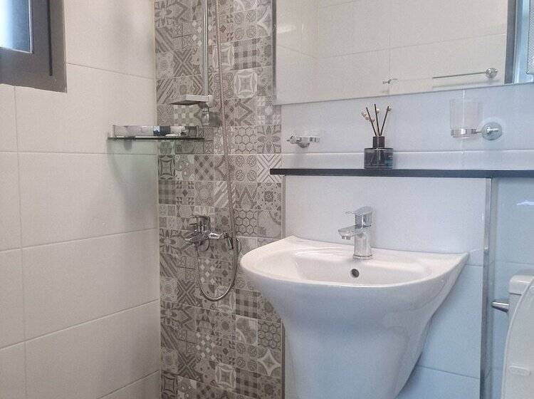 膳宿费 Yolo House