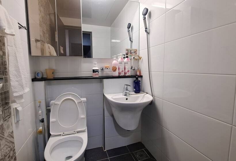 膳宿费 Yolo House