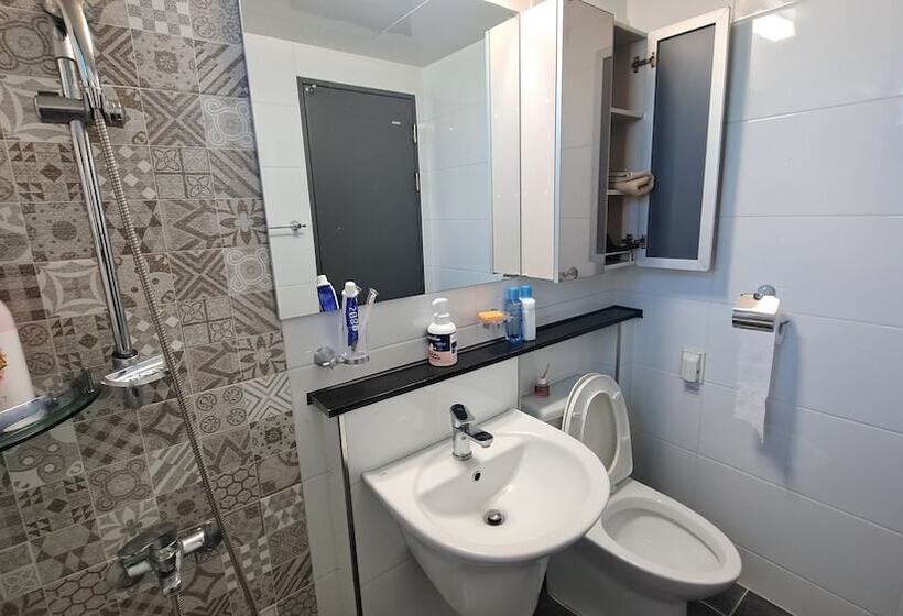 膳宿费 Yolo House