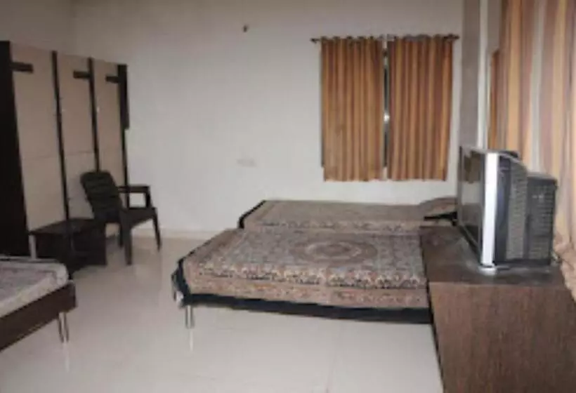 Rj Comforts Hotel And Lodging, Vikarabad