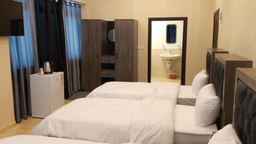 فندق ومنتجع لارين بلازا