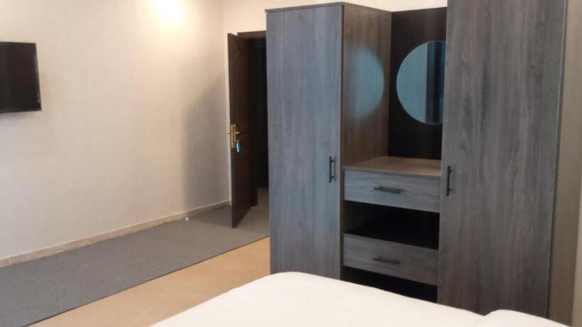 فندق ومنتجع لارين بلازا